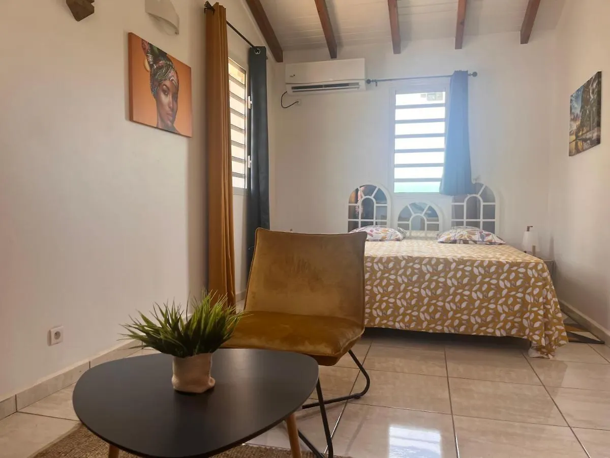 Les Papillons Dore- Mango Sainte-Rose Holiday home